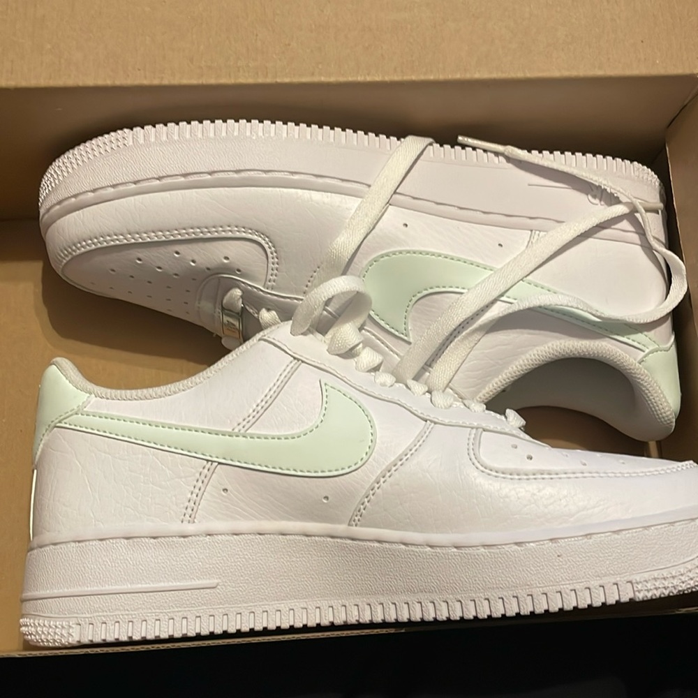 Nike Women’s Air Force 1 ‘07 Next Nature Size 9